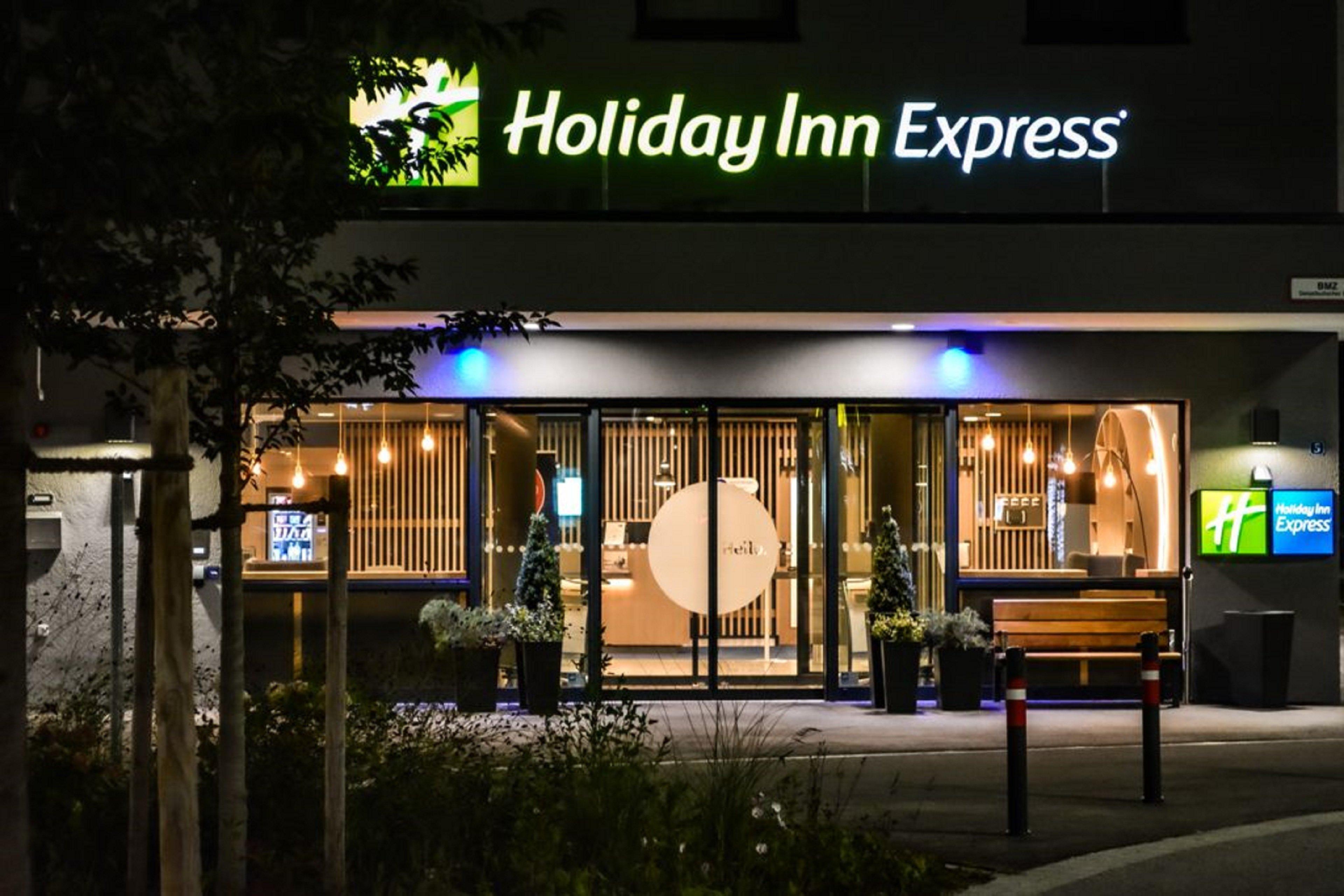 Holiday Inn Express Munich - Olching, An Ihg Hotel Bagian luar foto