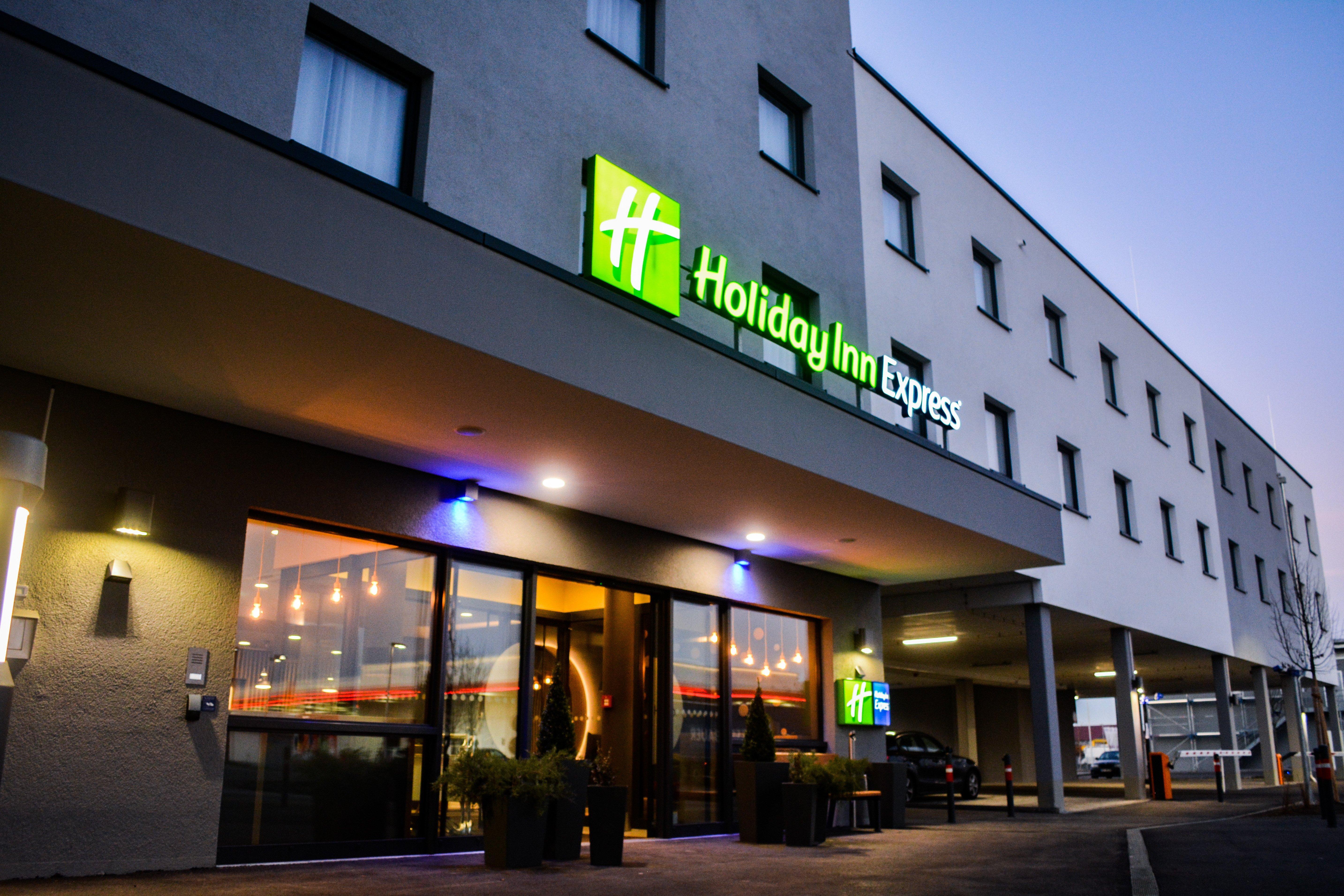 Holiday Inn Express Munich - Olching, An Ihg Hotel Bagian luar foto